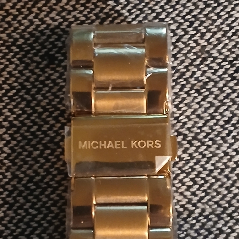 Micheal Kors Layton Blue Pave Crystal Dial MK 6243 Womens Watch - Picture 10 of 16